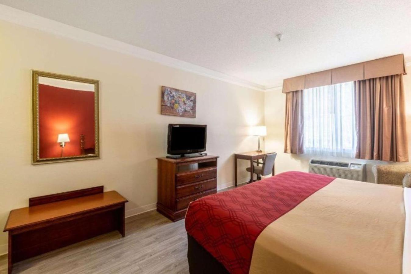 Econo Lodge Inn & Suites Дъгласвил Екстериор снимка