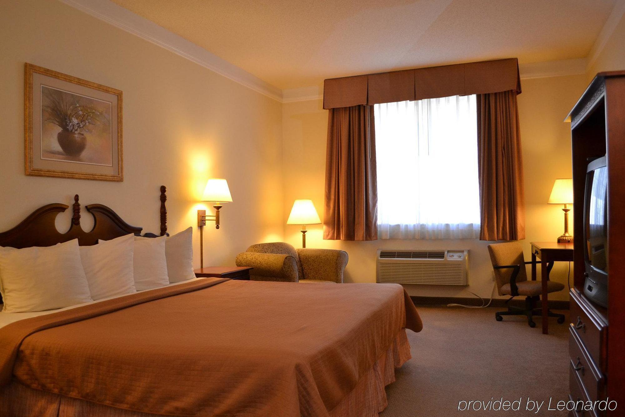 Econo Lodge Inn & Suites Дъгласвил Стая снимка