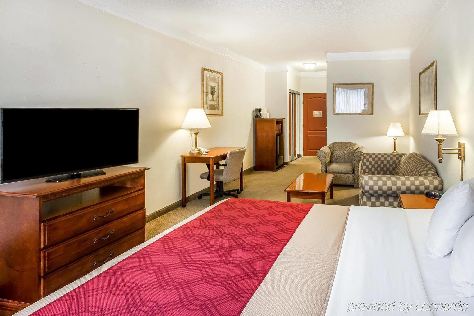 Econo Lodge Inn & Suites Дъгласвил Екстериор снимка