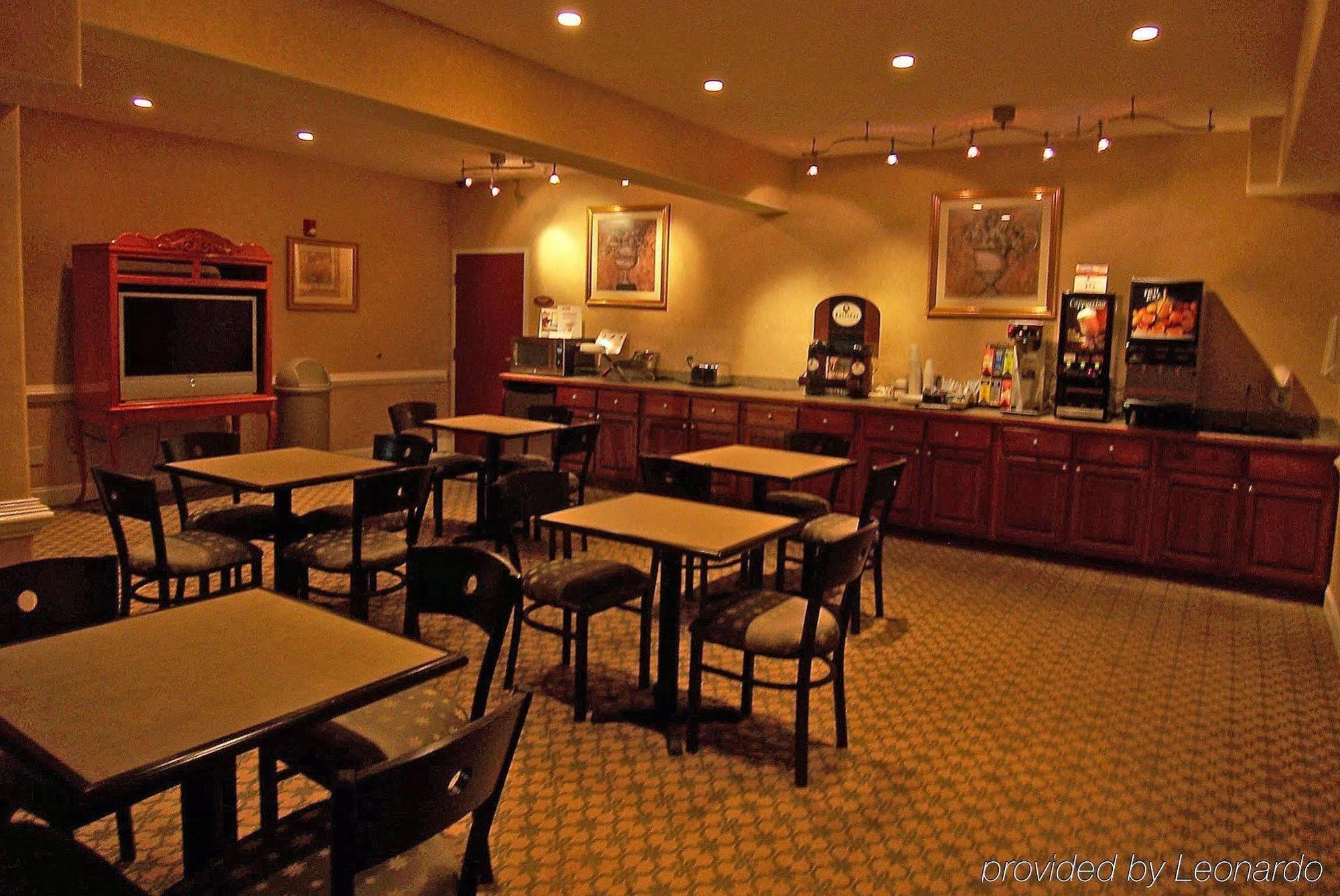 Econo Lodge Inn & Suites Дъгласвил Ресторант снимка